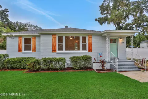 5646 Milmar Dr N, Jacksonville, FL 32207