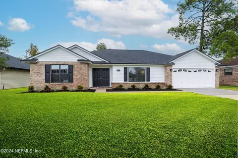417 Ashcroft Landing Dr, Jacksonville, FL 32225