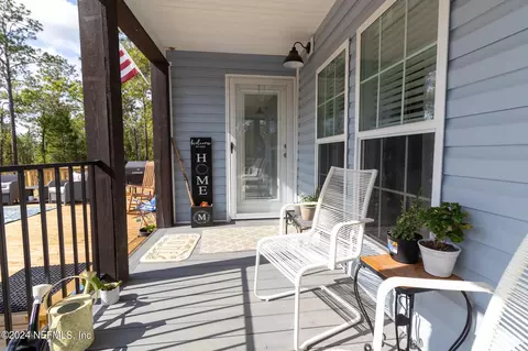 121 Honeysuckle Trl, Hawthorne, FL 32640