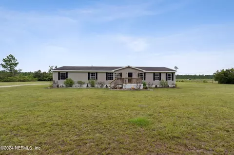 12027 Palmetto Pl, Sanderson, FL 32087