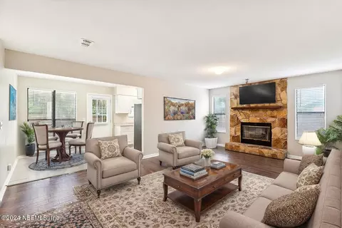 7706 Cranberry Ln S, Jacksonville, FL 32244