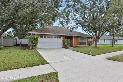 3691 Cameron Crossing Dr, Jacksonville, FL 32223