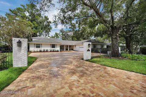 4617 Long Bow Rd S, Jacksonville, FL 32210