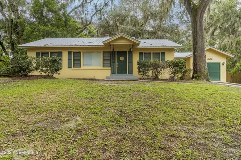 826 S 13th St, Palatka, FL 32177
