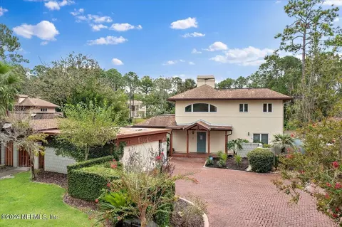 10118 W Courtyards Pl, Jacksonville, FL 32256