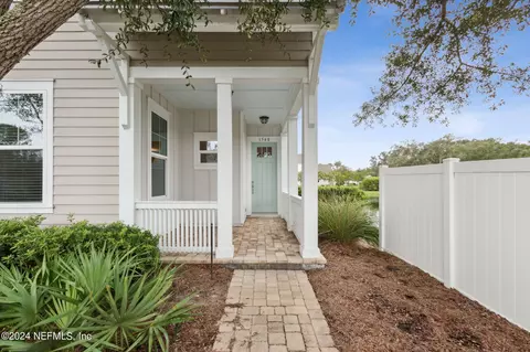 1560 Nectarine St, Fernandina Beach, FL 32034