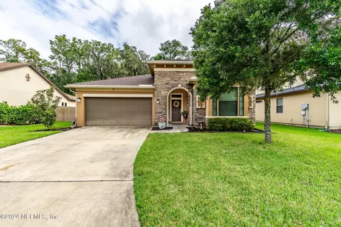524 Amber Creek Dr, Jacksonville, FL 32218