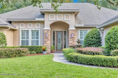 116 Hunters Creek Dr, Saint Johns, FL 32259