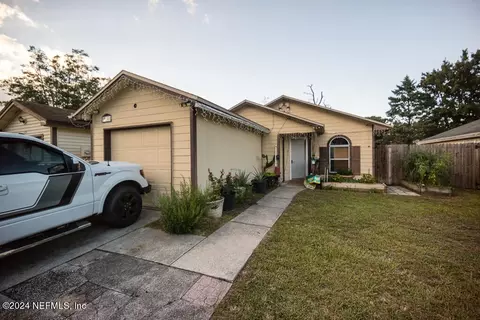 10141 Geni Hill Cir S, Jacksonville, FL 32225