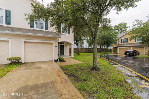 5260 Collins Rd #1006, Jacksonville, FL 32244