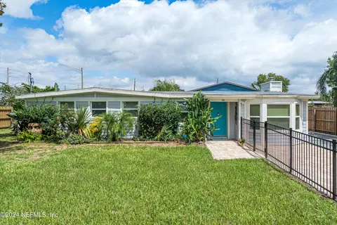 90 Forrestal Cir S, Atlantic Beach, FL 32233