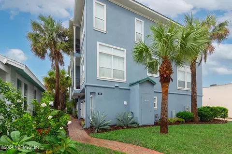 310 2nd St S #4, Jacksonville Beach, FL 32250