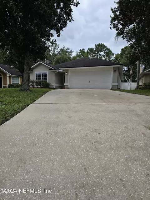 724 S Lilac Loop, Jacksonville, FL 32259