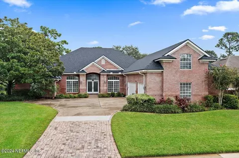 3735 Vickers Lake Dr, Jacksonville, FL 32224