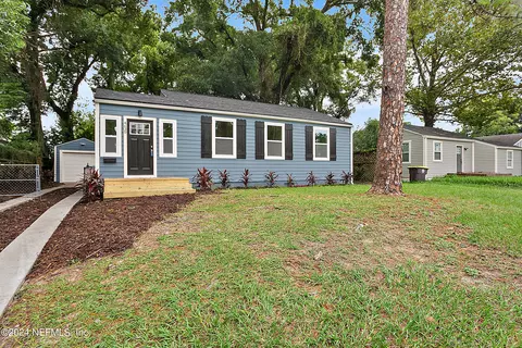 4639 Cedarwood Rd, Jacksonville, FL 32210