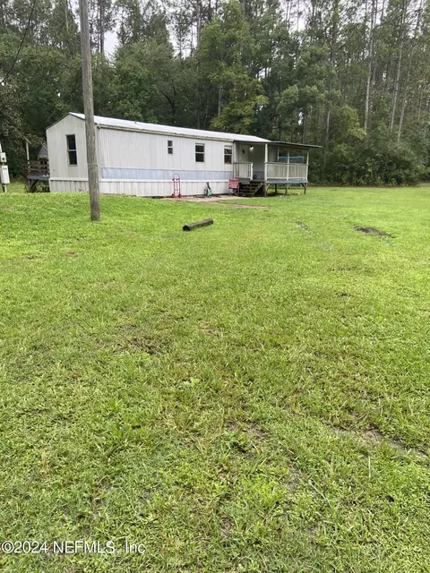 9586 Hopkins Rd, Glen Saint Mary, FL 32040