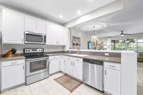 13433 Stone Pond Dr, Jacksonville, FL 32224