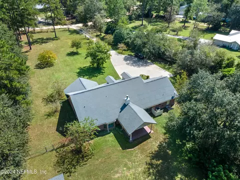 8082 Yellow Pine Cir, Glen Saint Mary, FL 32040