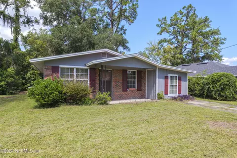 1014 Walnut St, Green Cove Springs, FL 32043
