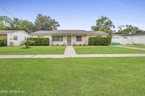 6415 Simca Dr, Jacksonville, FL 32277