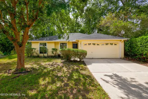 1671 Spring Oaks Ln, Jacksonville, FL 32221