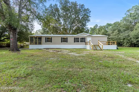 3994 Suzanne Dr, Middleburg, FL 32068