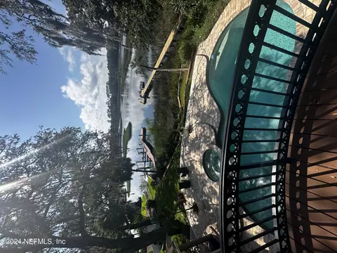 1722 Hammock Cir W, Jacksonville, FL 32225