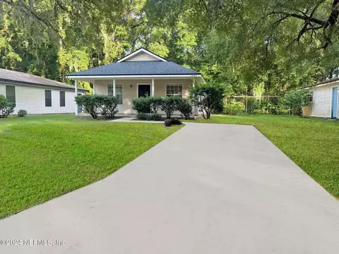 1540 Golf Forest Dr, Jacksonville, FL 32208