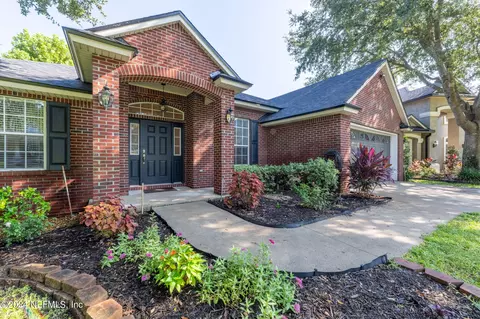 624 Chestwood Chase Dr, Orange Park, FL 32065