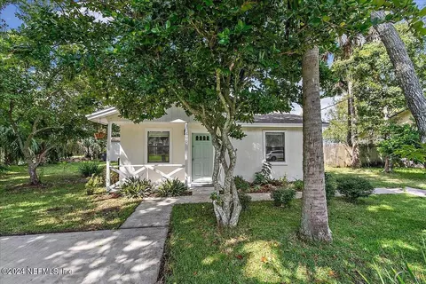 600 Jasmine St, Atlantic Beach, FL 32233