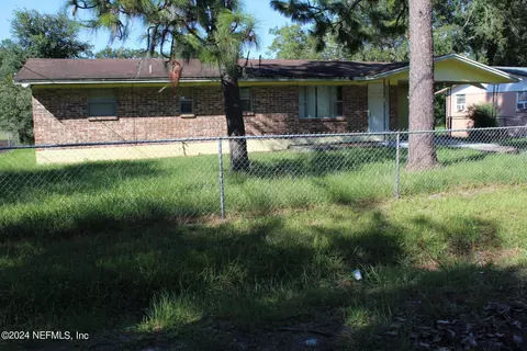 7165 Esther St, Jacksonville, FL 32210
