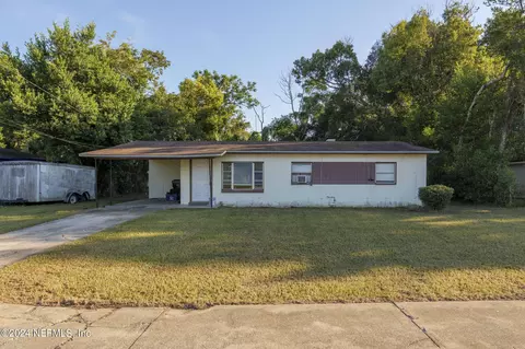 370 Woodside Dr, Orange Park, FL 32073