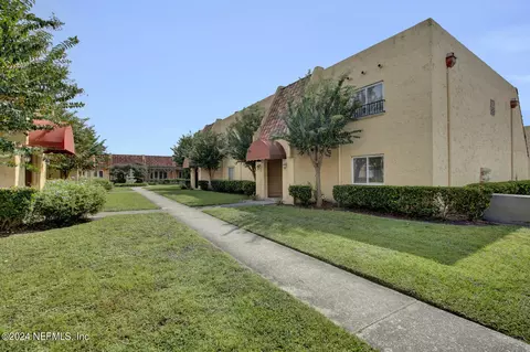 3900 Mission Dr #7, Jacksonville, FL 32217