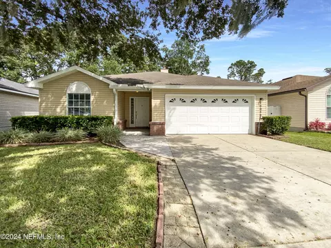 10059 Govern Ln, Jacksonville, FL 32225