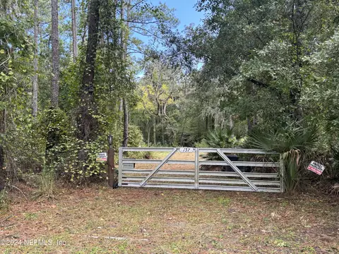 157 Pine Tree Rd, Palatka, FL 32177