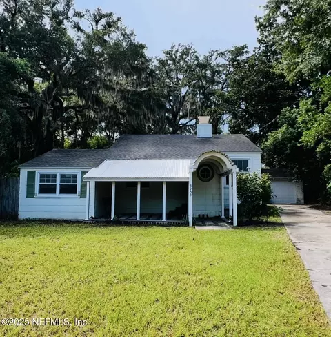 3702 Orlando Cir W, Jacksonville, FL 32207