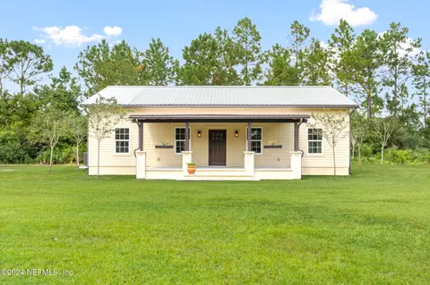 673 E State Road 100, San Mateo, FL 32187