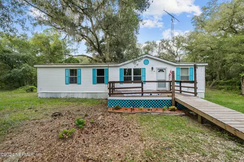 5476 Leaning Oak Dr, Melrose, FL 32666