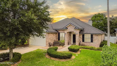 904 Raindrop Ln, Middleburg, FL 32068