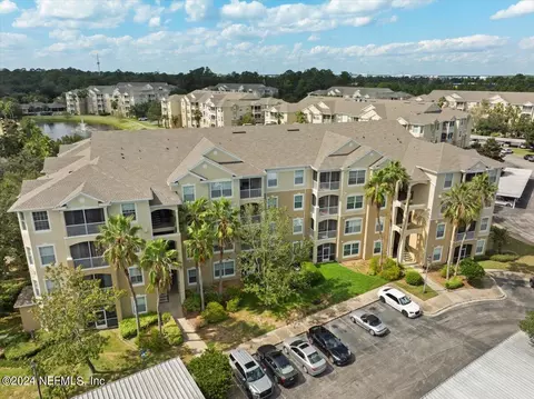 7801 Point Meadows Dr #8302, Jacksonville, FL 32256