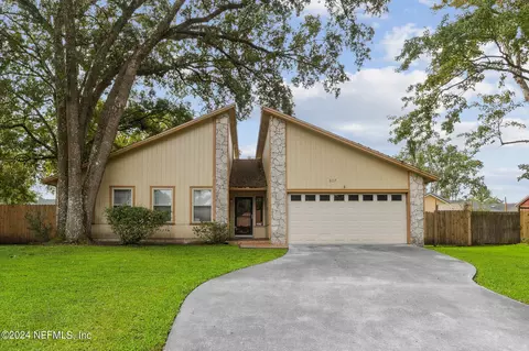 527 Samuel Huntington St, Orange Park, FL 32073