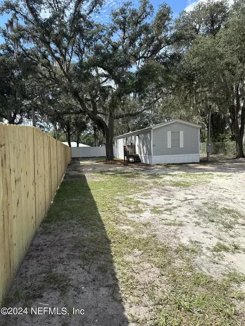 241 Tropic Ave, Satsuma, FL 32189