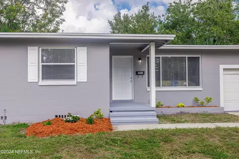 7027 Holiday Rd N, Jacksonville, FL 32216
