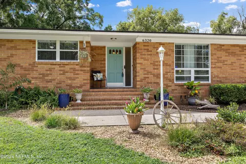 6320 Smallwood Dr Rd, Jacksonville, FL 32216
