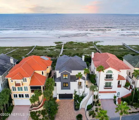2221 Alicia Ln, Atlantic Beach, FL 32233