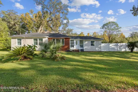 5693 Bishop Cir, Jacksonville, FL 32207