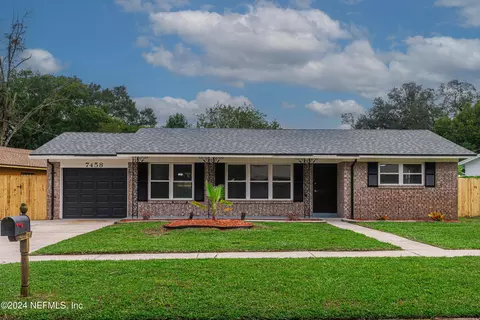 7458 Golden Grove Rd N, Jacksonville, FL 32244