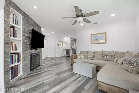 1800 The Greens Way #1504, Jacksonville Beach, FL 32250