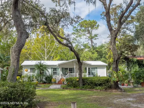 533 Jack Ln, Satsuma, FL 32189