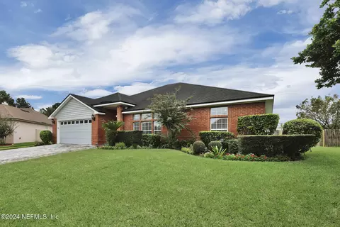 8938 Winding Vine Dr E, Jacksonville, FL 32244